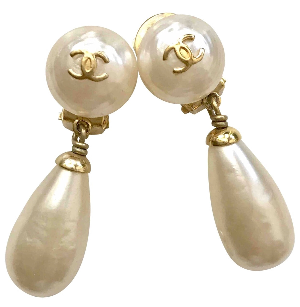 Vintage CHANEL Gold CC Logo White Pearl Dangle Clip-On Earrings Used From  Japan