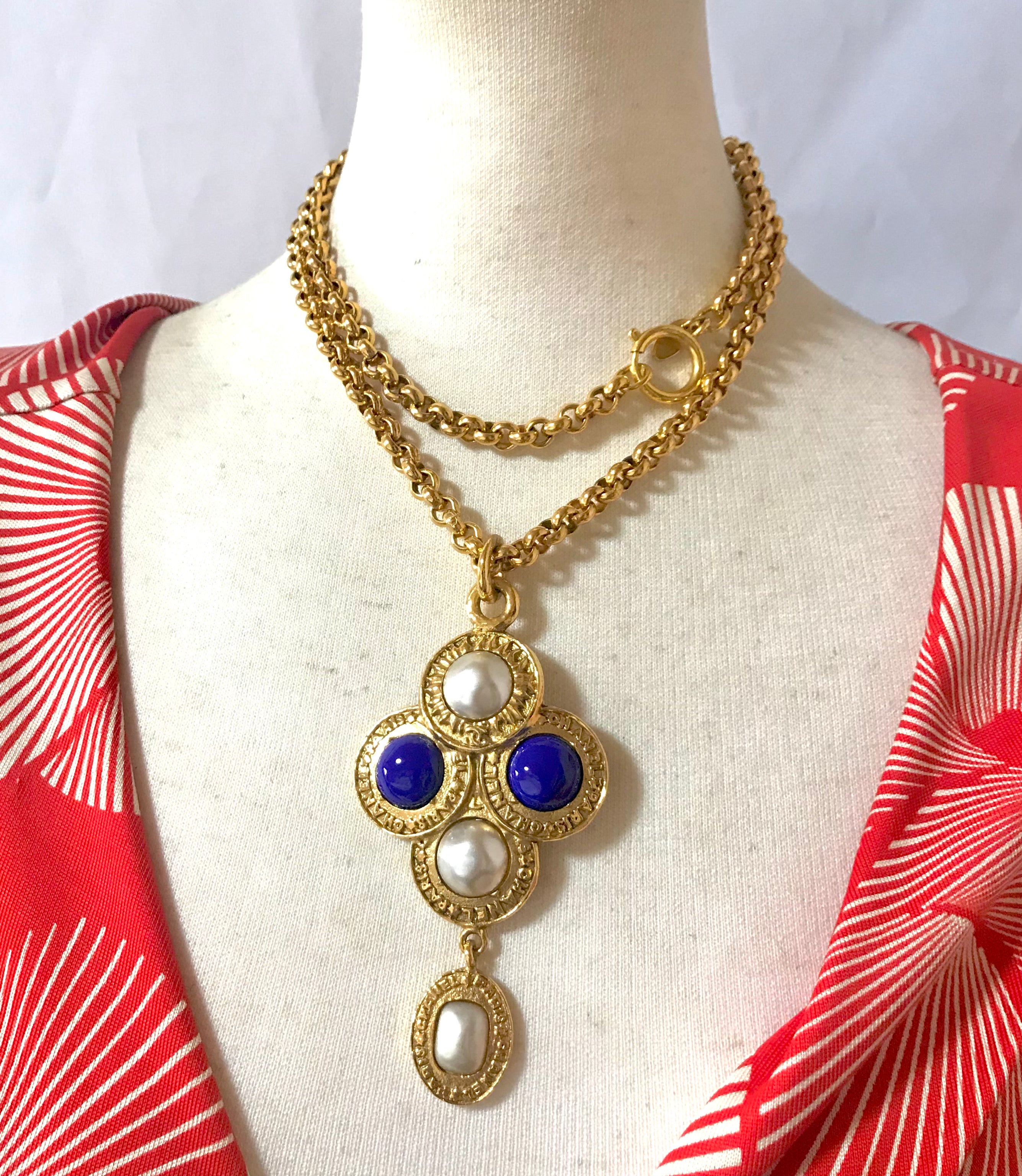 Vintage CHANEL pearl and blue stone necklace with logo engraved