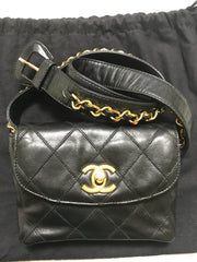 Vintage CHANEL black leather waist purse, fanny pack, hip bag with gold CC closure and chain belt. Belt 30”-31.9”(76cm~80cm).