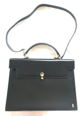 Vintage Roberta di Camerino black Kelly bag with golden R logo. Masterpiece from Roberta back in the era.