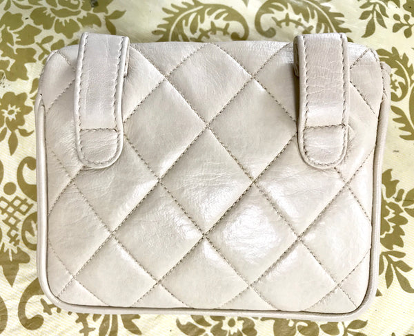 CHANEL Quilted Used Bum Bag Beige Lambskin Leather Vintage Italy #AE39 –  VINTAGE MODE JP