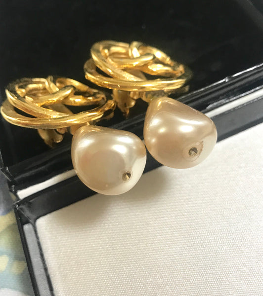 Vintage CHANEL golden layered hoop design earrings with CC mark and te –  eNdApPi ***where you can find your favorite designer  vintages..authentic, affordable, and lovable.