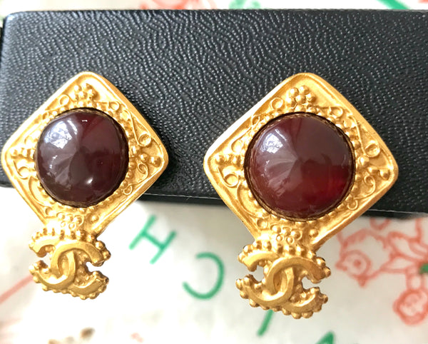 Vintage CHANEL golden square frame and wine red round gripoix glass stone  earrings with CC mark. Beautiful and rare jewelry.
