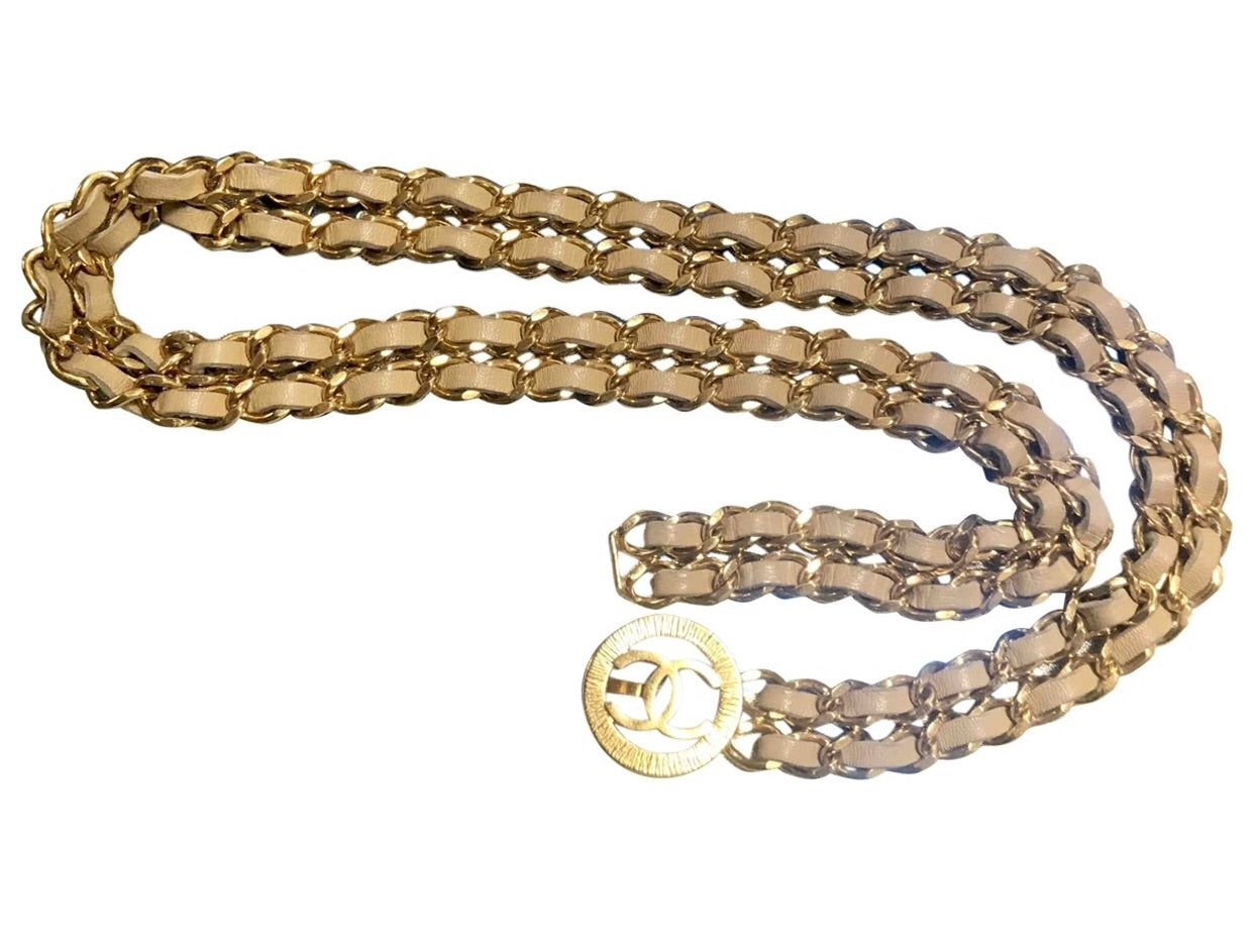 Vintage CHANEL double chain and beige leather belt with golden CC charm hock. Classic belt. 29.5", 75cm