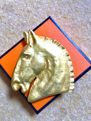 Vintage HERMES gold tone horse brooch. Shelva, pin brooch. Fun and unique jewel piece from Bijouterie Fantaisie collection.