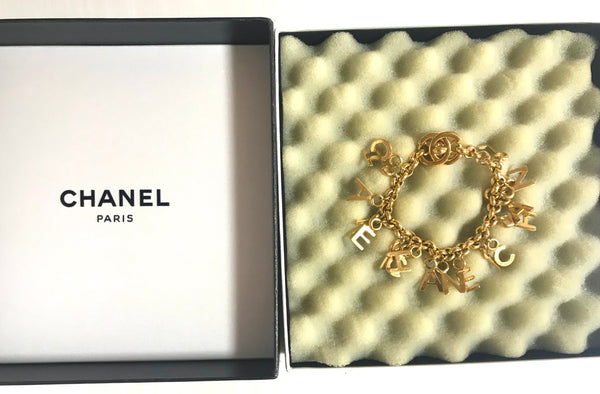CHANEL Pre-Owned 1994 Icon Charms Chain Belt - Farfetch in 2023