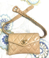 Vintage CHANEL beige lamb waist bag, fanny pack with golden chain belt & CC closure. Good for waist size 28"~ 30" (71cm ~ 77cm)