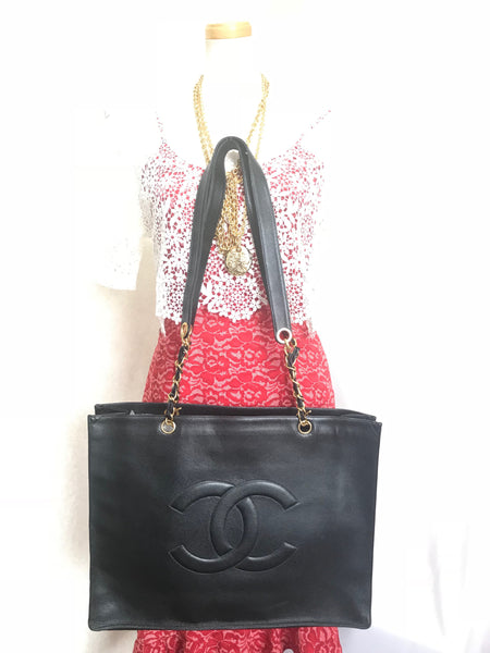 Chanel Vintage Black Leather Logo Gold Chunky Chain Large Shopping Bag