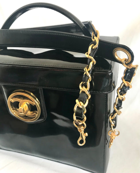 Used Chanel Chain Shoulder Bag/Enamel/Black/Bag With Guarantee