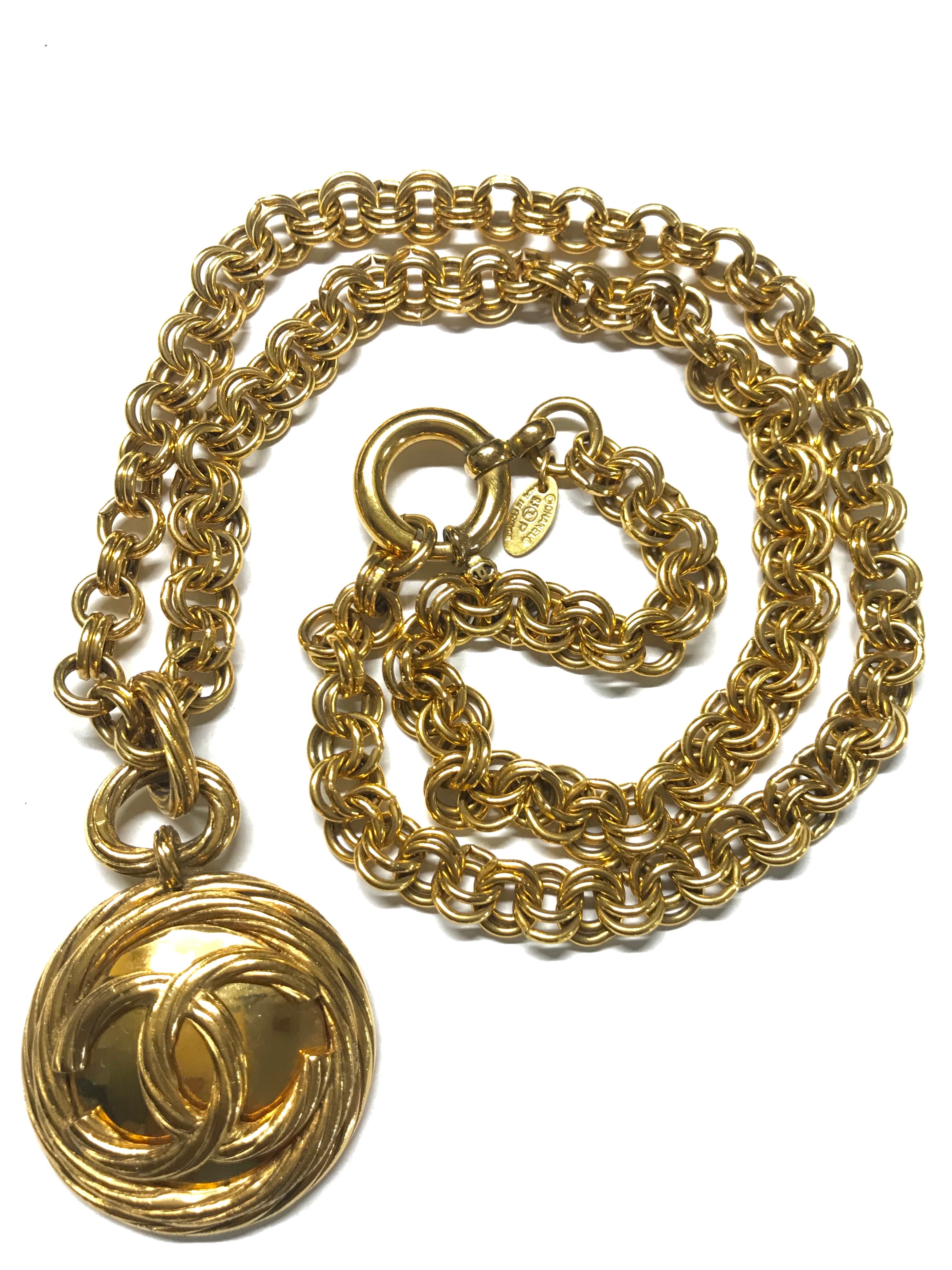 Vintage CHANEL long chain necklace with round mirror amd twisted
