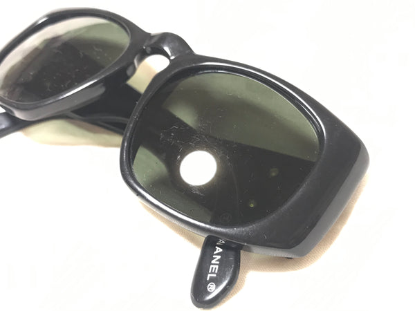 Vintage CHANEL black frame sunglasses with large CC motifs and matelas –  eNdApPi ***where you can find your favorite designer  vintages..authentic, affordable, and lovable.