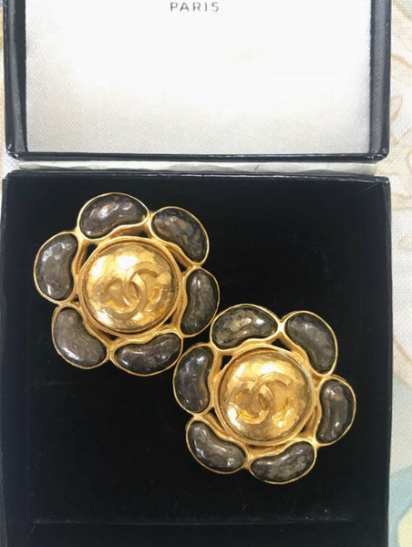 Vintage CHANEL large flower earrings with golden CC and marble gun met –  eNdApPi ***where you can find your favorite designer  vintages..authentic, affordable, and lovable.