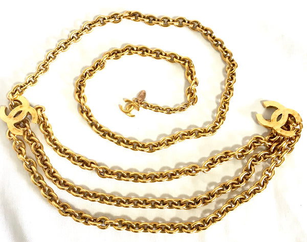 Vintage CHANEL gold chain belt with triple layer chains and two large –  eNdApPi ***where you can find your favorite designer  vintages..authentic, affordable, and lovable.