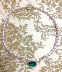 MINT. Vintage Nina Ricci faux pearl statement necklace with  large green Swarovski crystal stone top and clear stones. Gorgeous jewelry