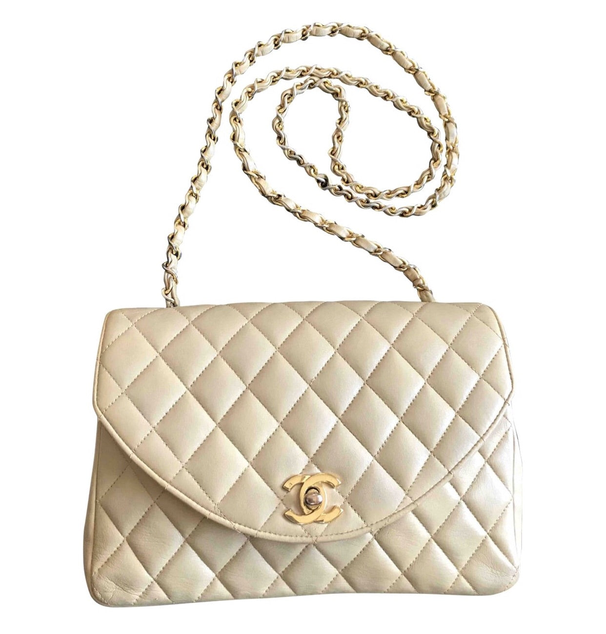 Vintage CHANEL beige lambskin classic 2.55 shoulder bag with golden CC –  eNdApPi ***where you can find your favorite designer  vintages..authentic, affordable, and lovable.