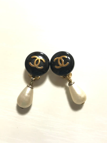 Vintage CHANEL teardrop white faux pearl earrings with black and