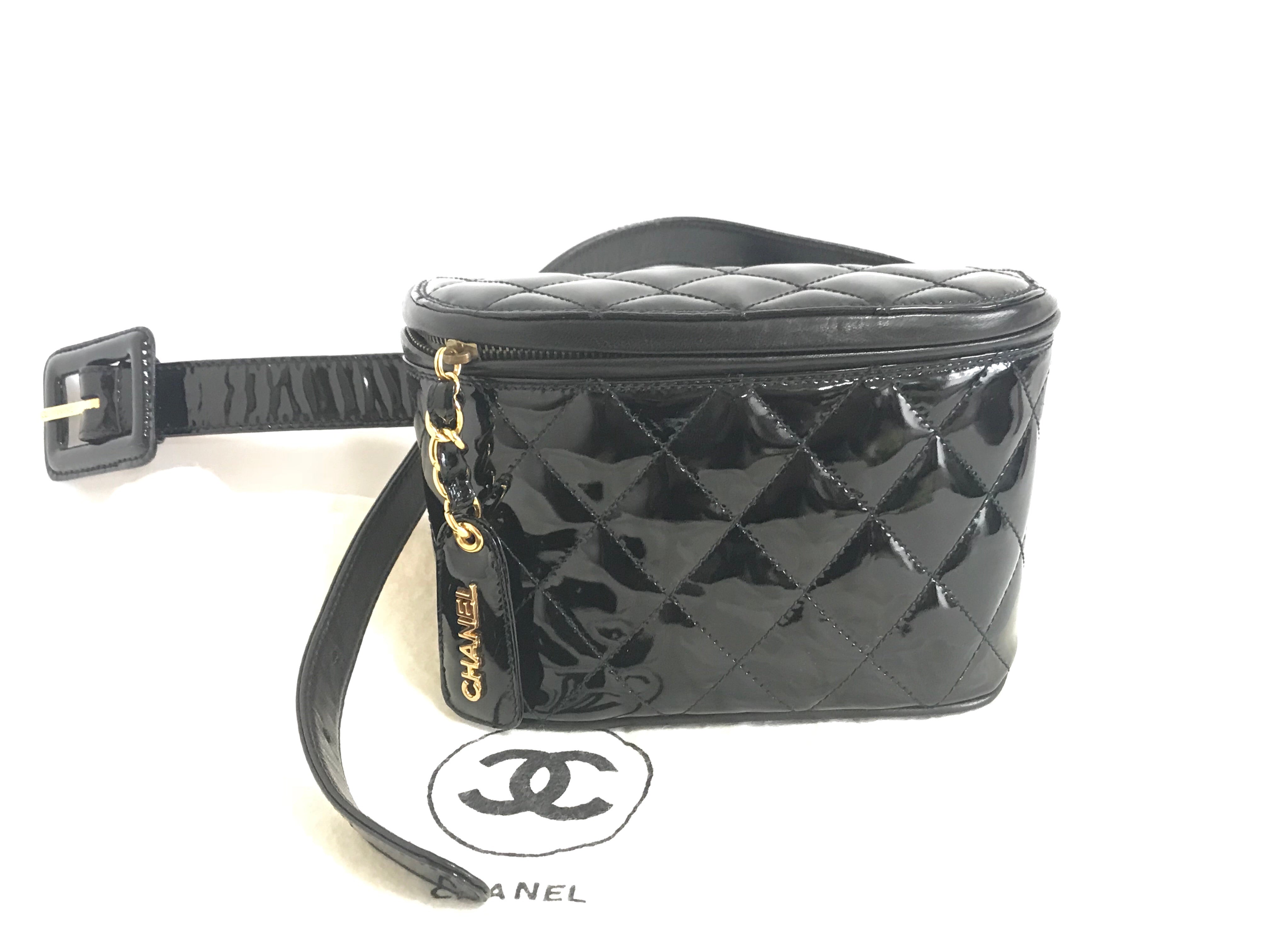 MINT. Vintage CHANEL black patent enamel leather fanny pack, hip bag, party clutch. Ariana Grande loves it too. Must have. Belt size 28”-30”