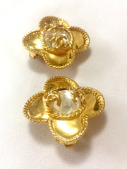 MINT. Vintage CHANEL golden flower design earrings with CC marks and diamond cut crystal stone.  Beautiful jewelry and perfect Chanel  gift.