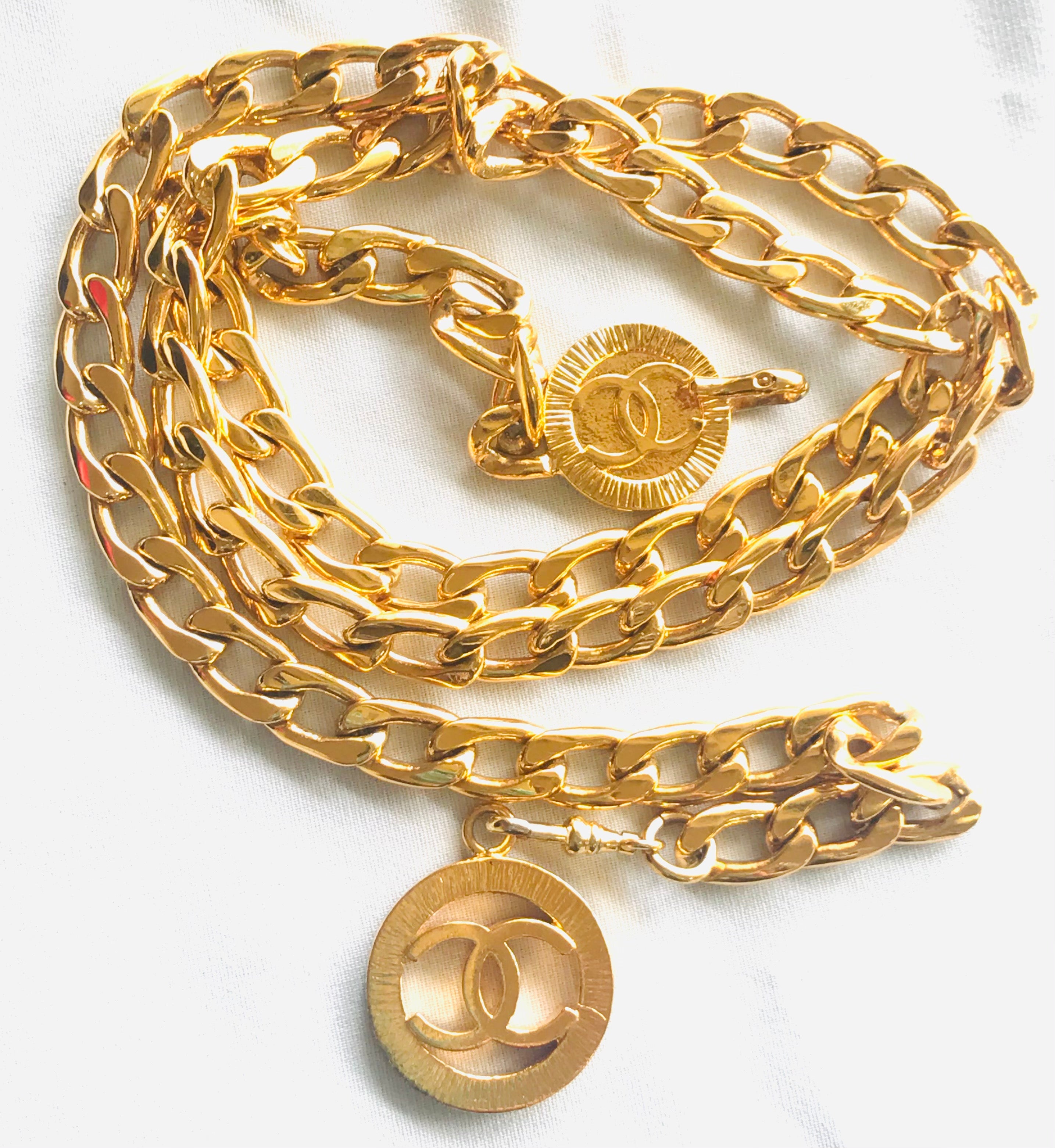 MINT. Vintage CHANEL flat golden chain belt with CC motif charms
