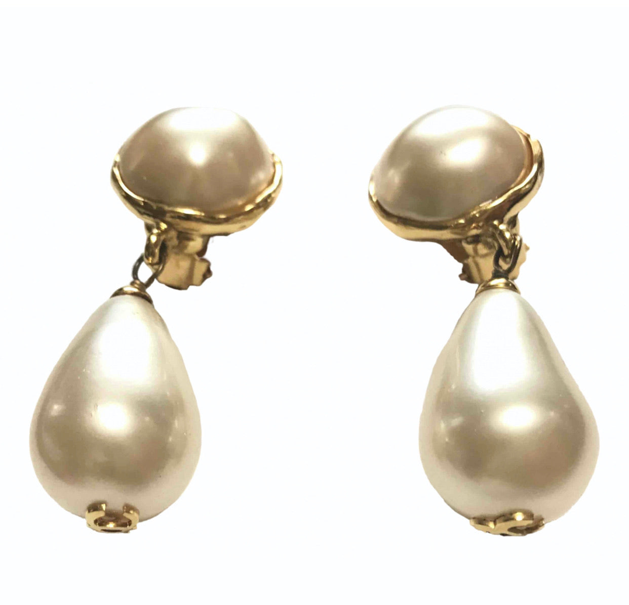 Vintage CHANEL teardrop white faux pearl earrings with golden CC mark – eNdApPi  ***where you can find your favorite designer vintages..authentic,  affordable, and lovable.
