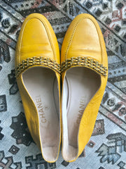 Vintage CHANEL yellow calfskin leather flat pump shoes with triple skinny chain belts. EU 36, US6-6.5