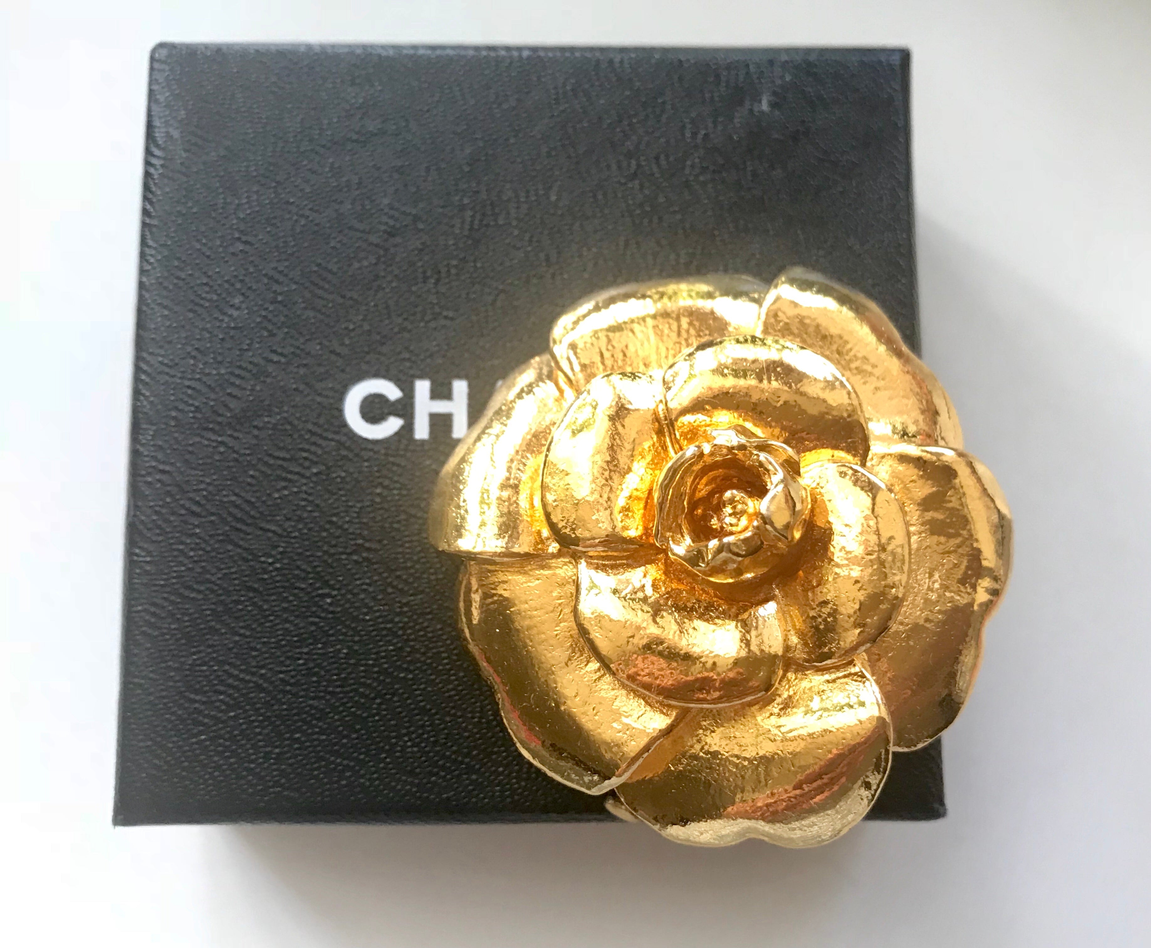 Vintage CHANEL golden camellia/rose flower pin brooch. Good for