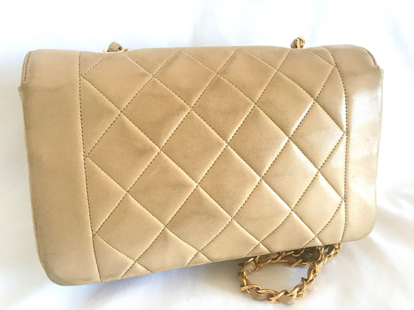 Vintage CHANEL beige lambskin classic 2.55 flap chain shoulder bag, Diana  bag with gold tone CC closure. Must have daily use purse.