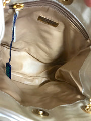 Vintage Bottega Veneta pearl white intrecciato woven lamb leather hobo shoulder bag. Beautiful classic purse.