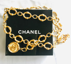 Vintage CHANEL nice and heavy thick golden chain belt with large CC motif charm. Double chain design at front. Gorgeous belt
