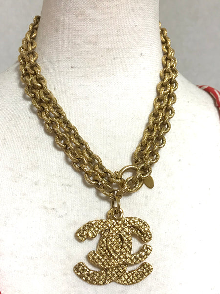 Vintage CHANEL long chain necklace with large and small CC mark