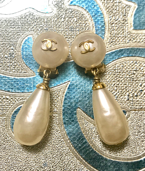 Vintage CHANEL white teardrop faux pearl dangle earrings with golden C –  eNdApPi ***where you can find your favorite designer  vintages..authentic, affordable, and lovable.