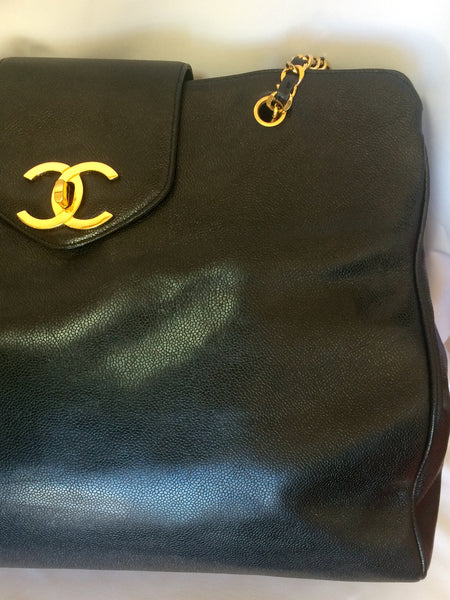 Reserved for Leonis. Vintage CHANEL black caviar leather