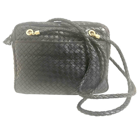 Vintage Bottega Veneta dark navy lambskin classic intrecciato shoulder bag. Classic purse for daily use.