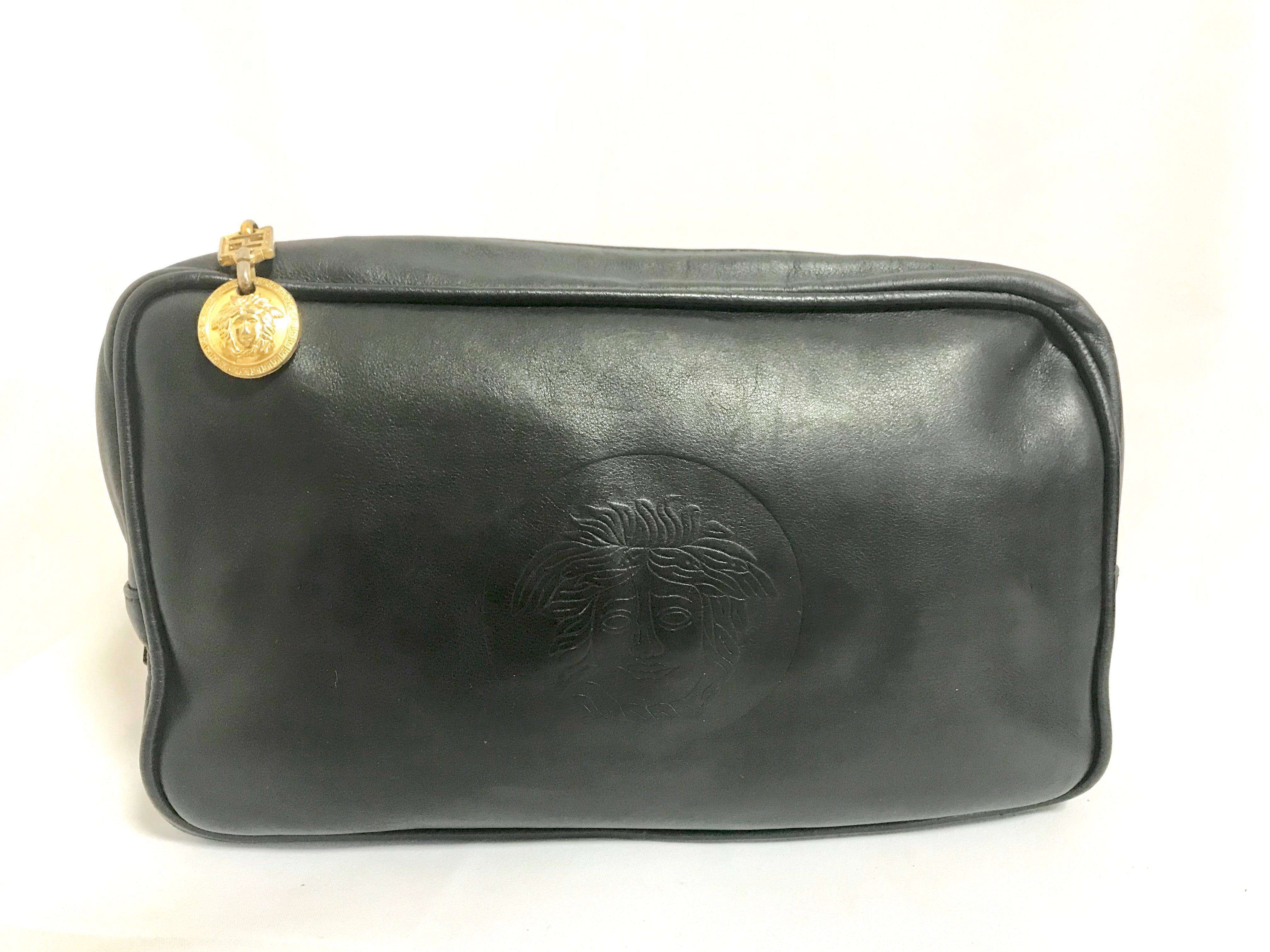 Versace Sulthan crystal shoulder bag (£1,435) ❤ liked on Polyvore featuring  bags, handbags, shoulder bags, black, chain handle han… | Shoulder bag, Bags,  Fancy bags