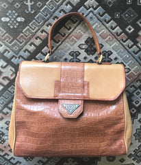 Vintage FENDI genuine brown leather kelly style handbag with croc-embossed leather and square logo plate. Rare masterpiece.