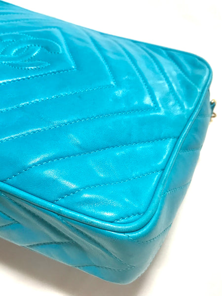 Vintage CHANEL blue shoulder bag, camera bag with CC mark and