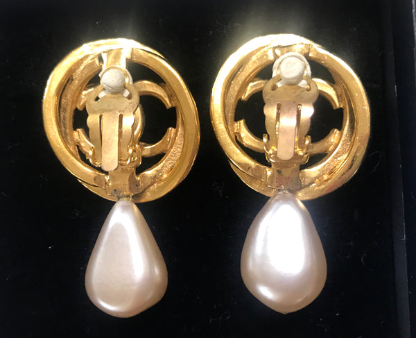 Vintage CHANEL golden layered hoop design earrings with CC mark