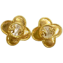 MINT. Vintage CHANEL golden flower design earrings with CC marks and diamond cut crystal stone.  Beautiful jewelry and perfect Chanel  gift.