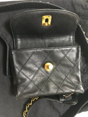 Vintage CHANEL black leather waist purse, fanny pack, hip bag with gold CC closure and chain belt. Belt 30”-31.9”(76cm~80cm).