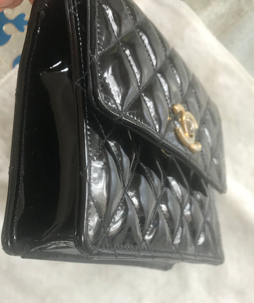 Vintage CHANEL 2.55 black patent enamel fanny pack, belt bag with gold –  eNdApPi ***where you can find your favorite designer  vintages..authentic, affordable, and lovable.