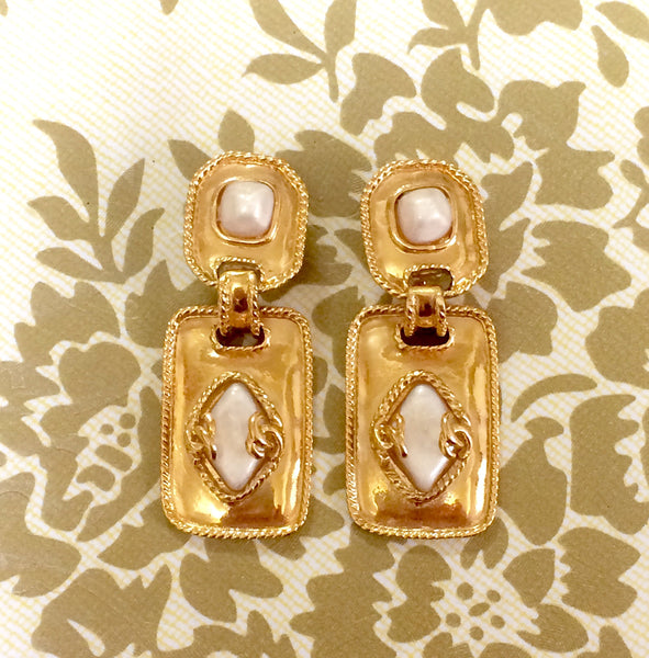 Vintage CHANEL earrings with square and rhombus shape and faux pearls –  eNdApPi ***where you can find your favorite designer  vintages..authentic, affordable, and lovable.
