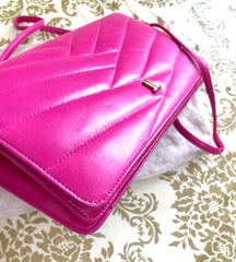 Vintage LANVIN pink lambskin clutch shoulder bag in chevron stitch design with iconic golden logo motif. Rare and adorable piece.