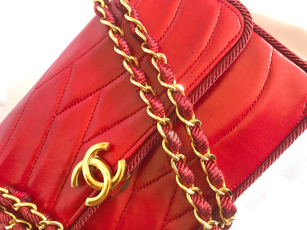 chanel chain strap red