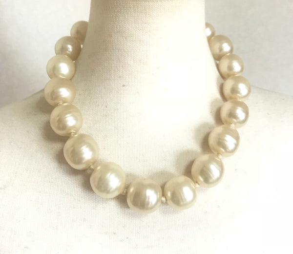 Chanel Vintage Faux Pearl Bead Strand Necklace