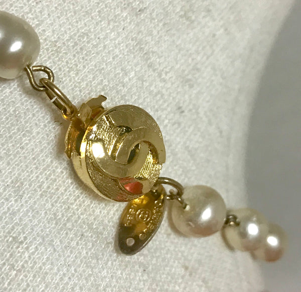 chanel pearl brooch pin pendant