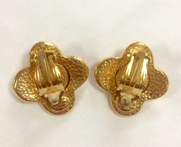 MINT. Vintage CHANEL golden flower design earrings with CC marks