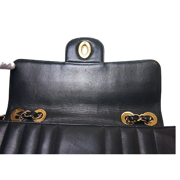 chanel vintage messenger bag leather