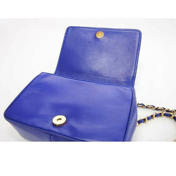 MINT. Vintage CHANEL blue lambskin chain shoulder clutch bag with