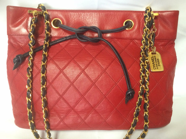 Vintage CHANEL classic tote bag in red leather with gold tone chain an –  eNdApPi ***where you can find your favorite designer  vintages..authentic, affordable, and lovable.