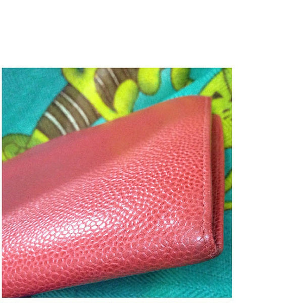 Vintage CHANEL red caviar skin wallet with large CC logo stitch mark. –  eNdApPi ***where you can find your favorite designer  vintages..authentic, affordable, and lovable.